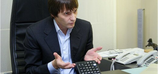 Известный депутат Игорь Ереемеев упал с лошади а от полученных травм упал в кому