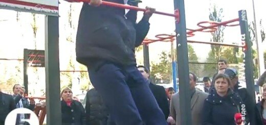 Киевляне прозвали Кличка "сосиской" после позора на турнике (ВИДЕО)
