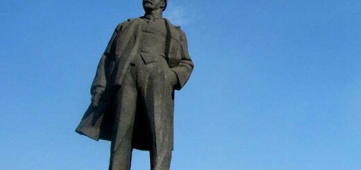 СРОЧНО! Ночью активисты в центре Донецке подорвали памятник Ленина (ФОТО)