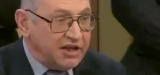 "Вы представляете, эта хунта даже бабушек заставляет воевать" - неугомонная кремлевская пропаганда шьет новые шедевры ватанизма (ВИДЕО)